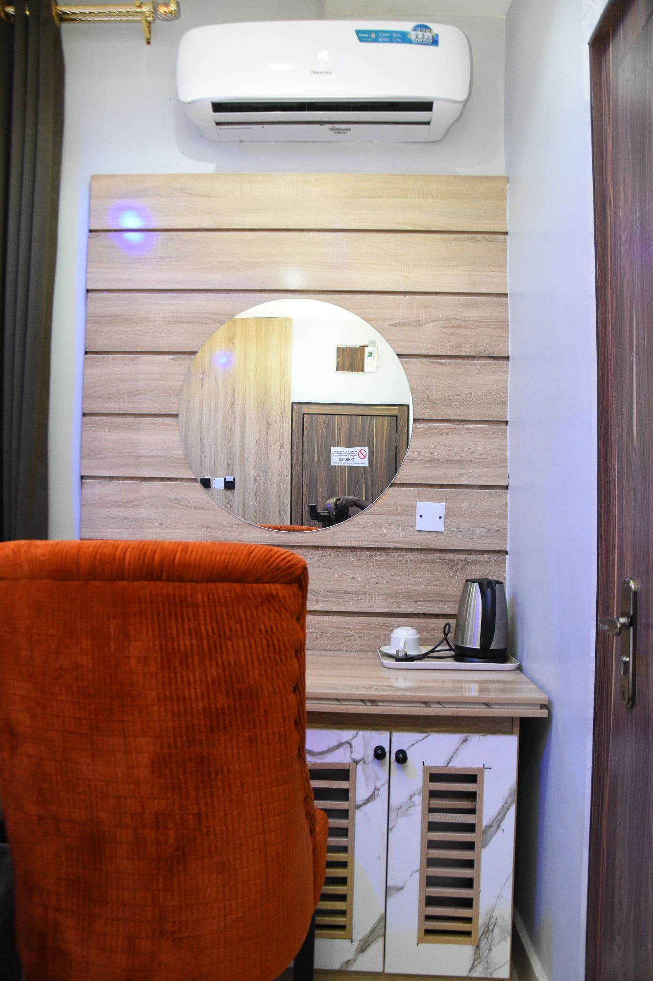 Vanity desk and round mirror